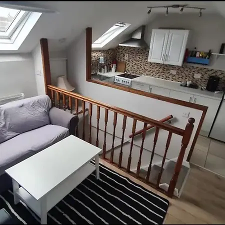 Entire In 3 Apartment